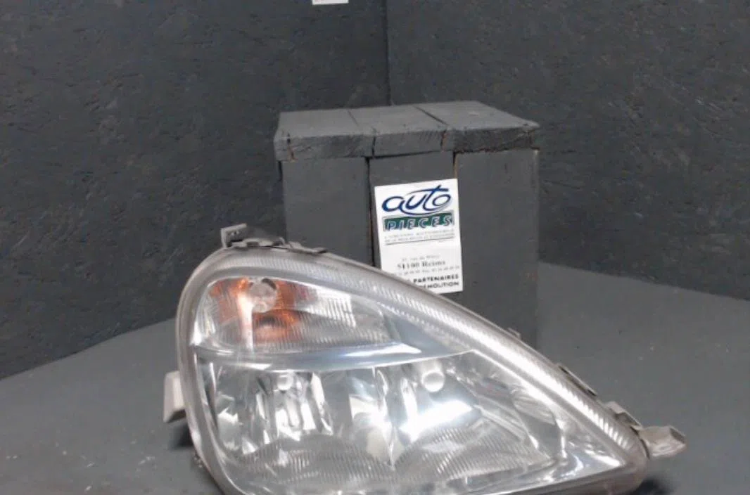 Phare droit MERCEDES CLASSE A 168  CLASSE A 168 PHASE 2 occasion