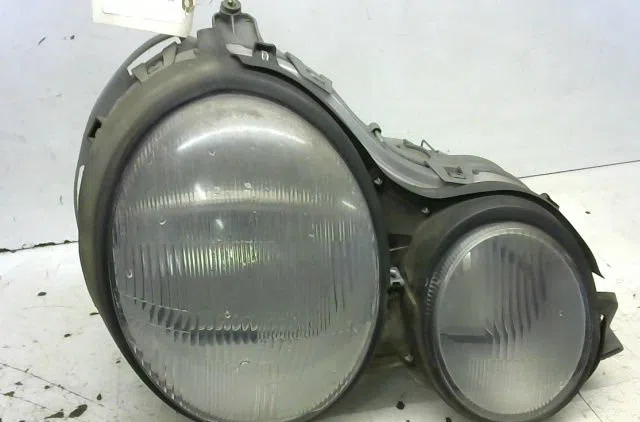 Phare droit MERCEDES E290 occasion