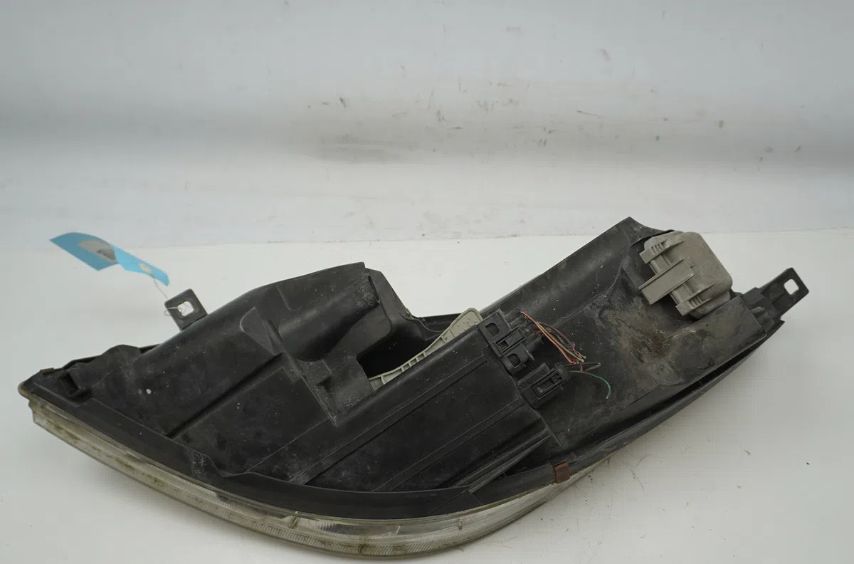 Phare droit Mitsubishi COLT VI (Z3_A, Z2_A) 1.3 (z21a) (2004-2012) occasion