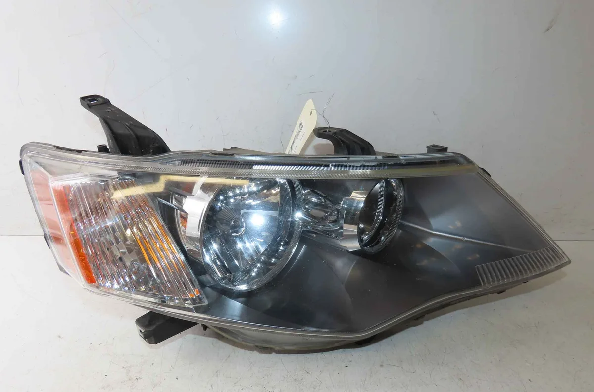 Phare droit MITSUBISHI OUTLANDER II occasion