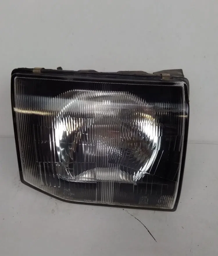Phare droit MITSUBISHI PAJERO II 1996 occasion