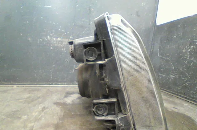 Phare droit Mitsubishi PAJERO II (V3_W, V2_W, V4_W) 2.5 td 4wd (v24c, v24w) (1990-1999) occasion