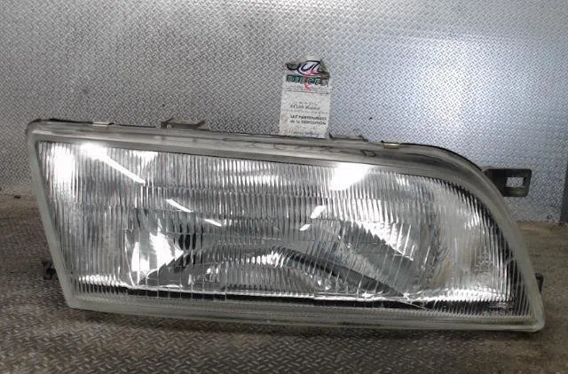Phare droit NISSAN ALMERA 1  ALMERA 1 PHASE 1 occasion
