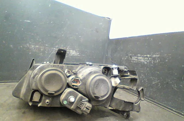 Phare droit Nissan ALMERA II Hatchback (N16) 2.2 di (2000-2003) occasion