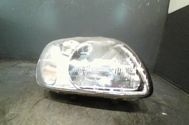 Phare droit NISSAN MICRA 1998 occasion