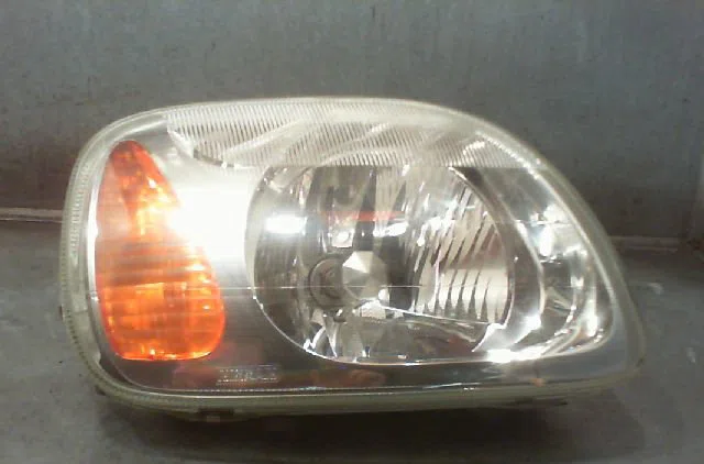 Phare droit NISSAN MICRA 2001 occasion