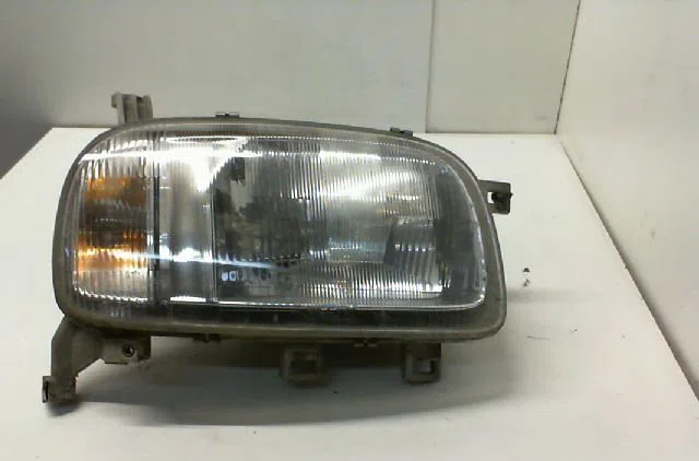 Phare droit NISSAN MICRA II  1.0i occasion