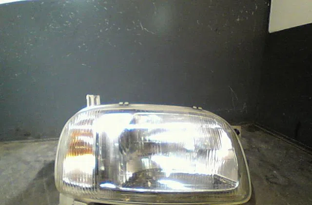 Phare droit Nissan MICRA II (K11) 1.0 i 16v (1992-2000) occasion