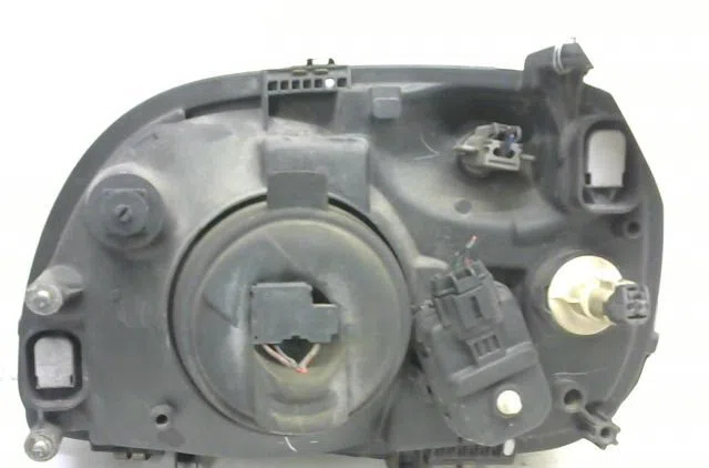 Phare droit Nissan MICRA II (K11) 1.3 i 16v (1992-2000) occasion