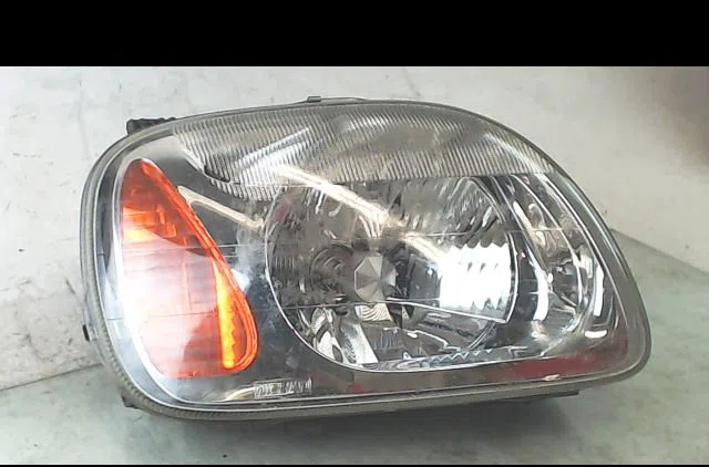 Phare droit Nissan MICRA II (K11) 1.5 d (1998-2003) occasion