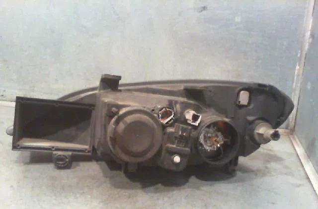 Phare droit NISSAN PRIMERA 1999 occasion