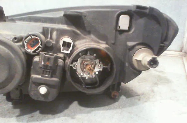 Phare droit NISSAN PRIMERA 1999 occasion