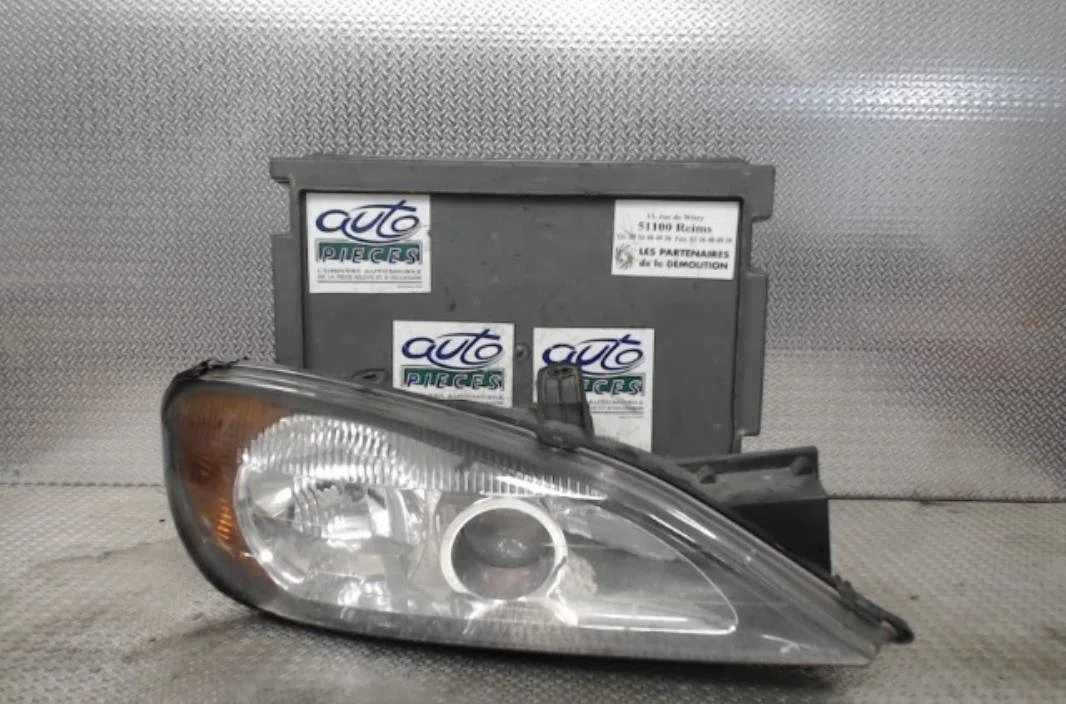 Phare droit Nissan PRIMERA Break (WP11) 2.0 td (1998-2001) occasion