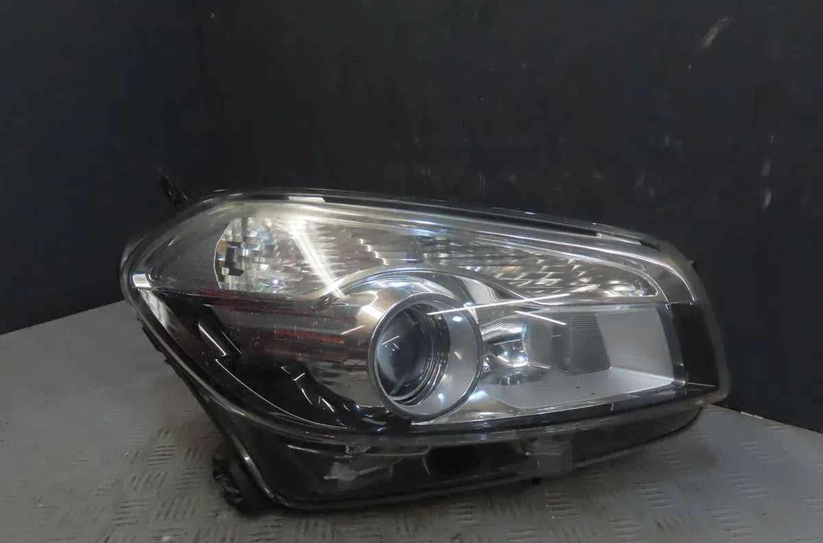Phare droit Nissan QASHQAI - QASHQAI 2 I (J10, NJ10, JJ10E) 1.5 dci (2010-2013) 5 portes occasion