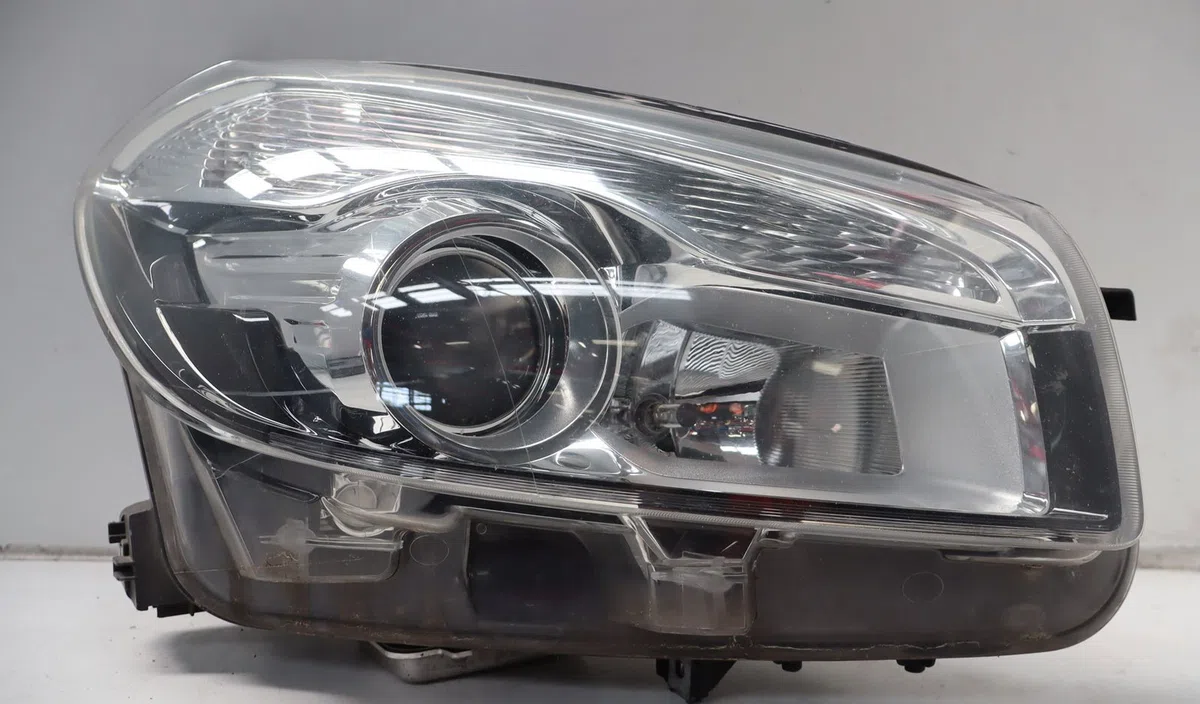 Phare droit Nissan QASHQAI - QASHQAI 2 I (J10, NJ10, JJ10E) 2.0 dci traction intégrale (2007-2013) 5 portes occasion
