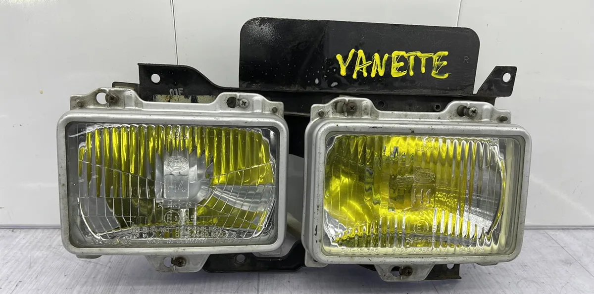 Phare droit NISSAN VANETTE 2 occasion