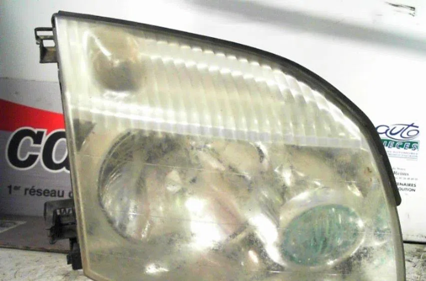 Phare droit NISSAN X-TRAIL 1  X-TRAIL 1 PHASE 1 occasion