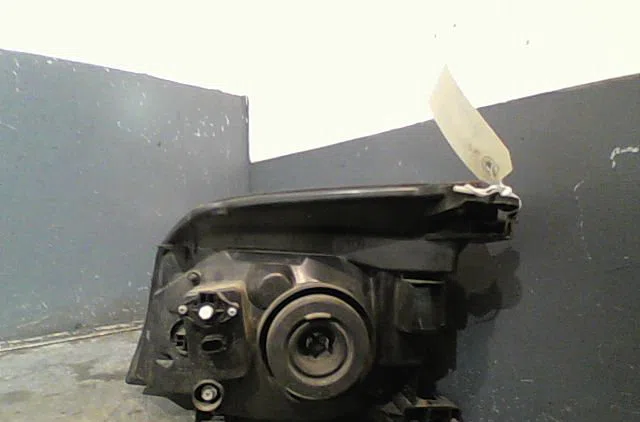 Phare droit Nissan X-TRAIL I (T30) 2.2 dci 4x4 (2001-2008) 5 portes occasion