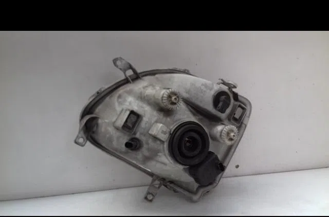 Phare droit Opel AGILA (A) (H00) 1.2 16v (f68) (2000-2007) occasion