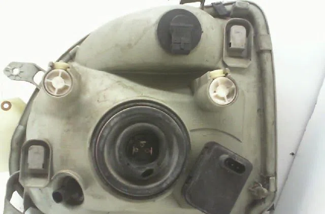 Phare droit Opel AGILA (A) (H00) 1.3 cdti (f68) (2003-2007) occasion