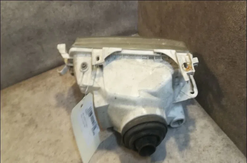 Phare droit Opel ASTRA F 3-5 portes (T92) 1.7 d (f08, m08, f68, m68) (1991-1992) occasion