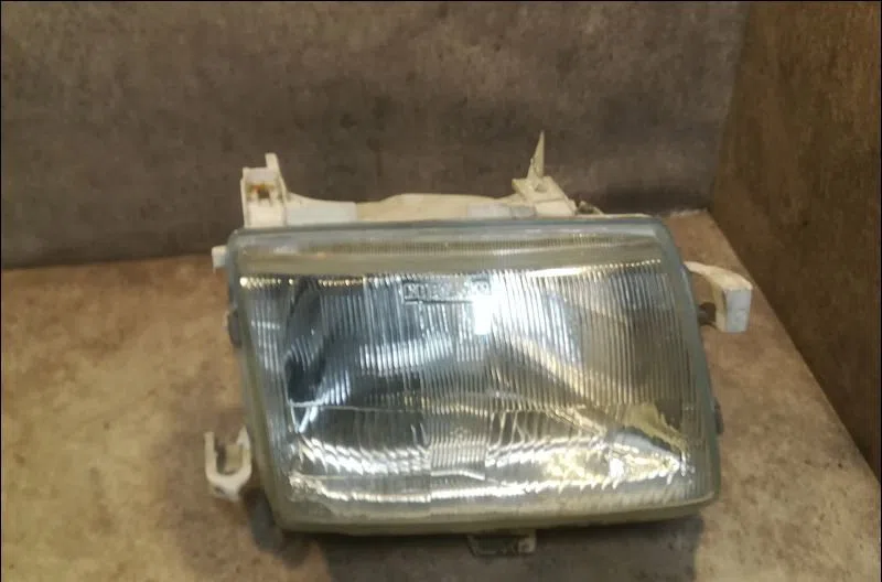 Phare droit Opel ASTRA F 3-5 portes (T92) 1.7 d (f08, m08, f68, m68) (1991-1992) occasion