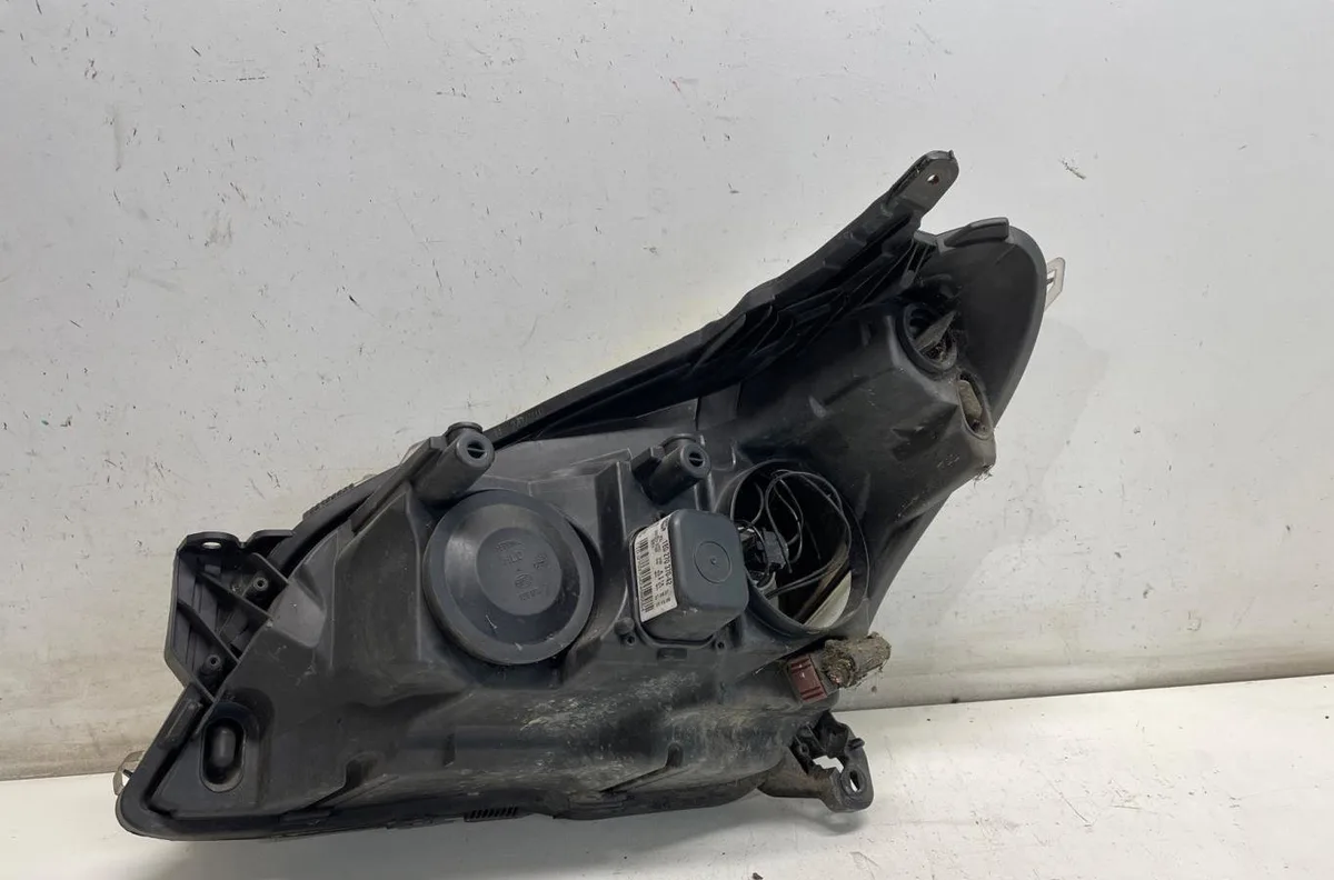 Phare droit Opel ASTRA H (A04) 1.9 cdti (l48) (2004-2010) occasion