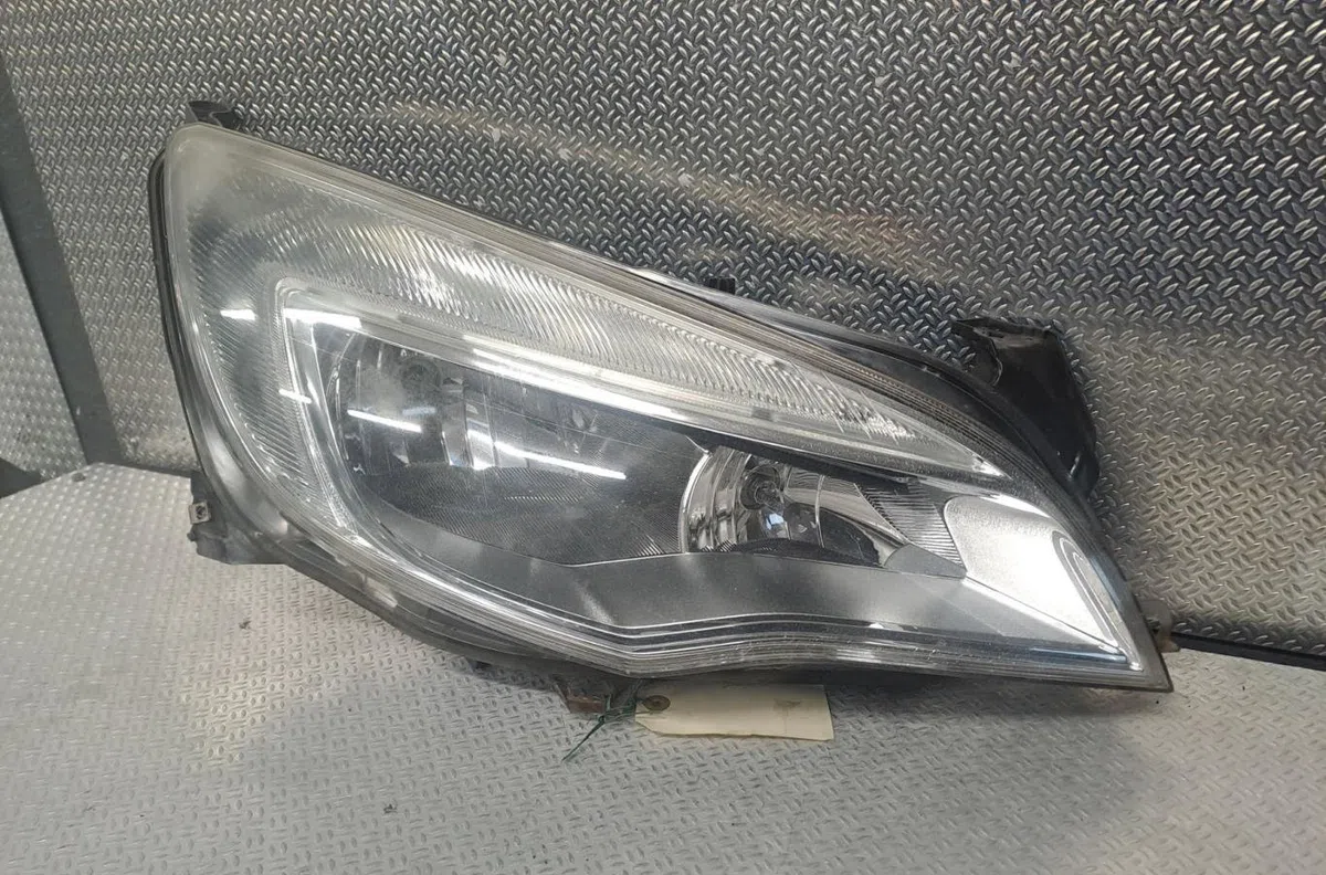 Phare droit Opel ASTRA J (P10) 1.3 cdti (68) (2009-2015) 5 portes occasion