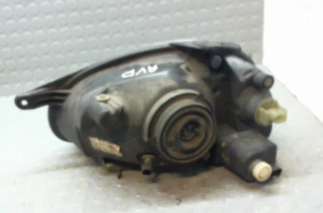Phare droit Opel CORSA B (S93) 1.4 i (f08, f68, m68) (1993-2000) occasion