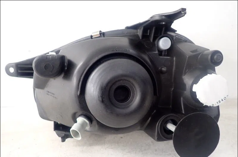 Phare droit Opel CORSA B (S93) 1.7 d (f08, f68, m68) (1996-2000) occasion