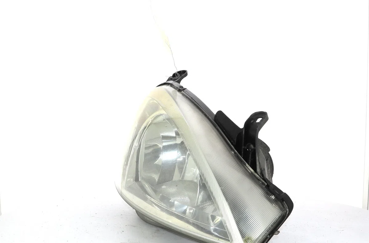 Phare droit Opel CORSA C (X01) 1.3 cdti (f08, f68) (2003-2009) occasion