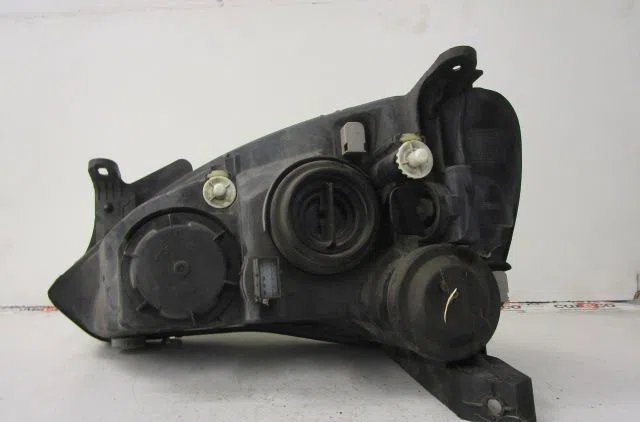 Phare droit Opel CORSA C (X01) 1.4 (f08, f68) (2000-2009) occasion