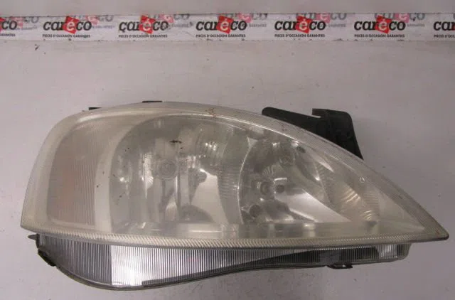 Phare droit Opel CORSA C (X01) 1.4 (f08, f68) (2000-2009) occasion