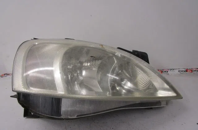 Phare droit Opel CORSA C (X01) 1.4 (f08, f68) (2000-2009) occasion