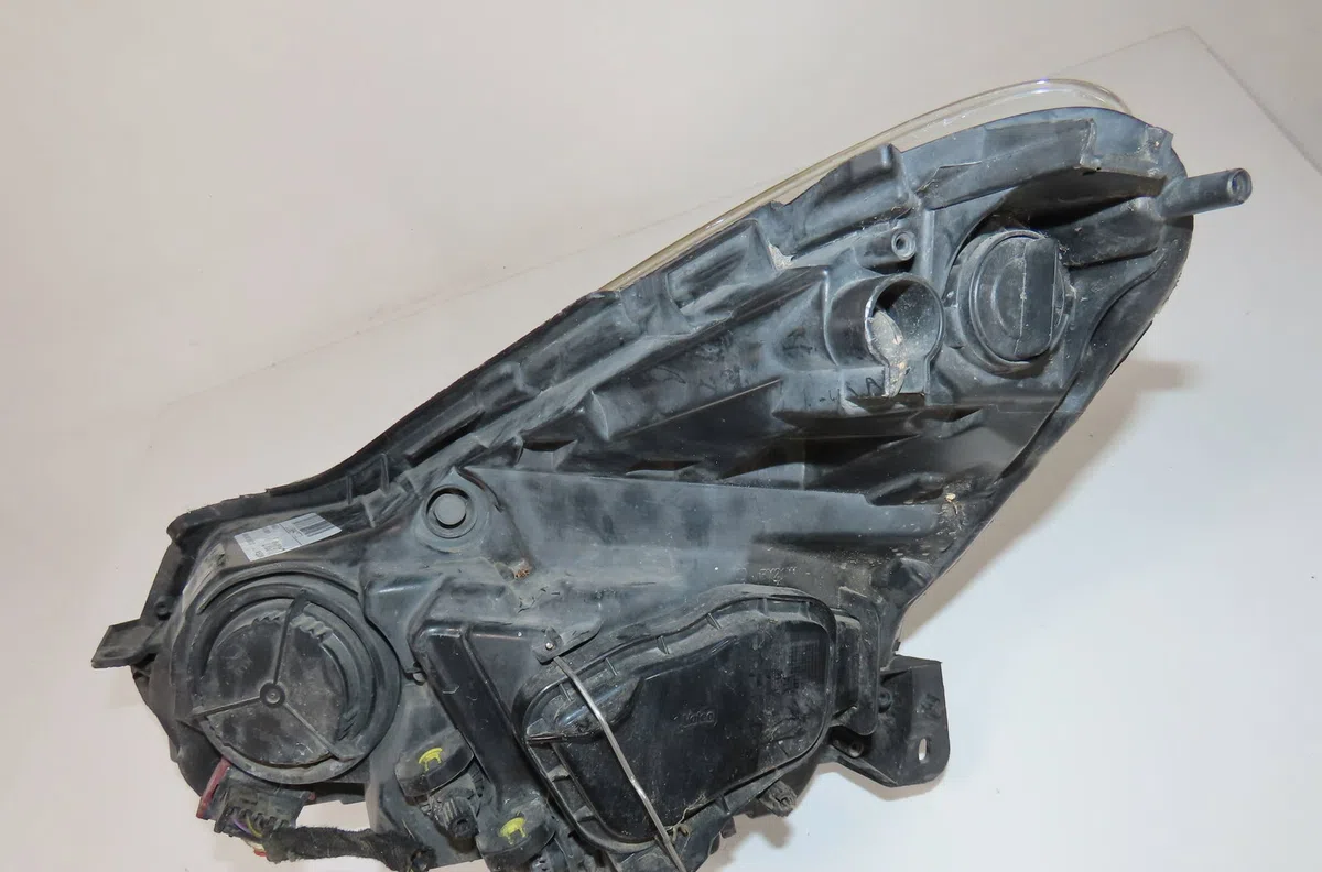 Phare droit Opel CORSA D (S07) 1.3 cdti (l08, l68) (2006-2014) 5 portes occasion