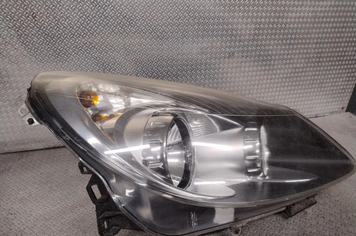 Phare droit Opel CORSA D (S07) 1.3 cdti (l08, l68) (2006-2014) 5 portes occasion
