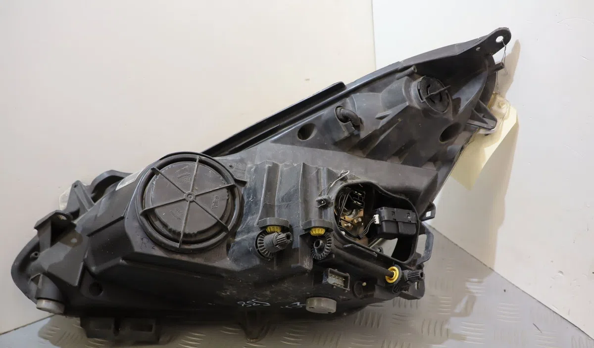 Phare droit Opel CORSA D (S07) 1.3 cdti (l08, l68) (2006-2014) 5 portes occasion
