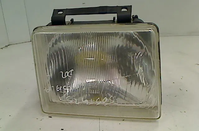 Phare droit OPEL CORSA I 1987 occasion