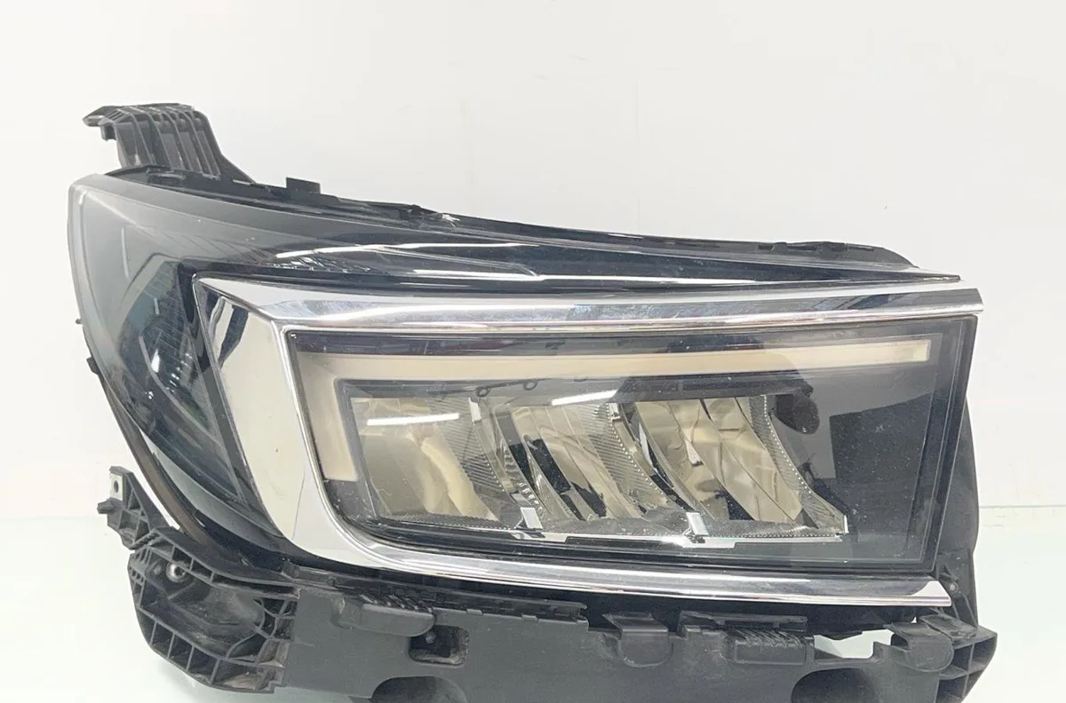 Phare droit OPEL GRANDLAND X 1 PHASE 1 occasion