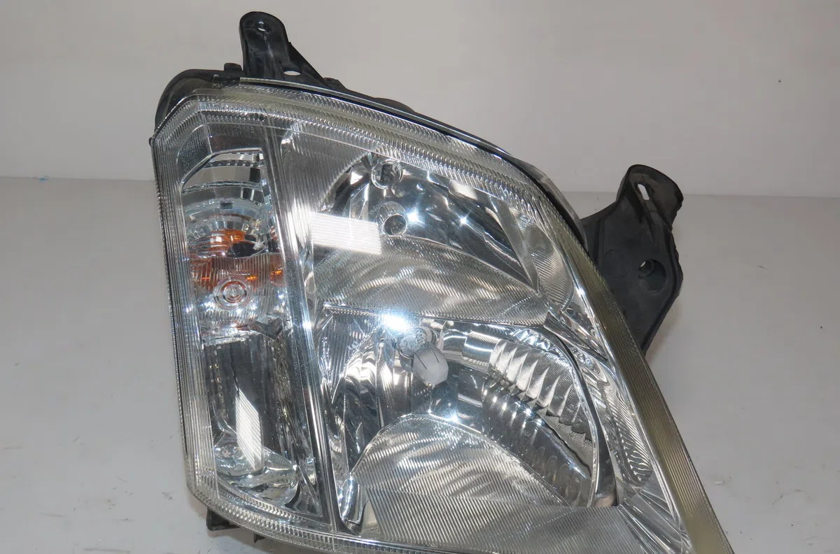 Phare droit Opel MERIVA A Monospace (X03) 1.4 16v twinport (e75) (2004-2010) occasion