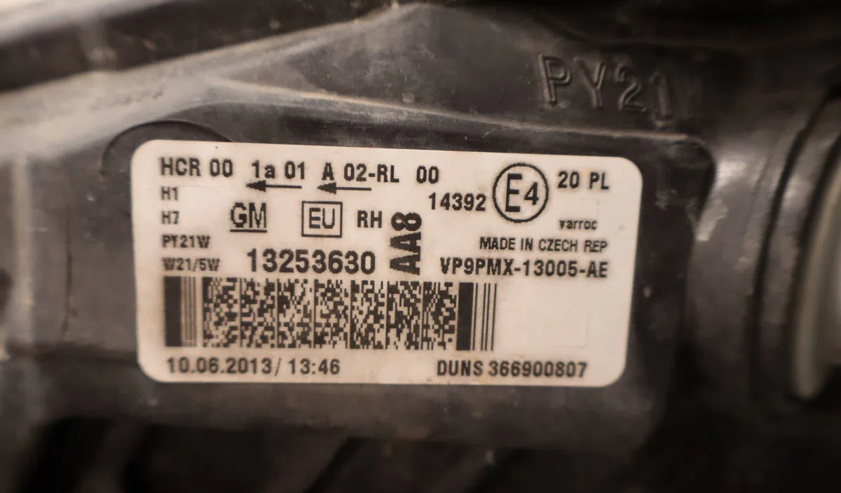 Phare droit Opel MERIVA B Monospace (S10) 1.7 cdti (75) (2010-2017) occasion