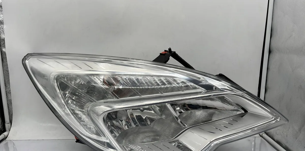 Phare droit OPEL MERIVA B PHASE 1 occasion