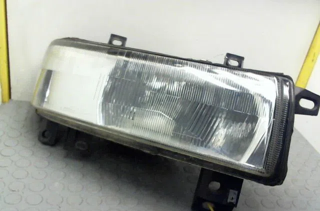 Phare droit Opel MOVANO A Fourgon (X70) 2.2 dti (fd) (2000) occasion