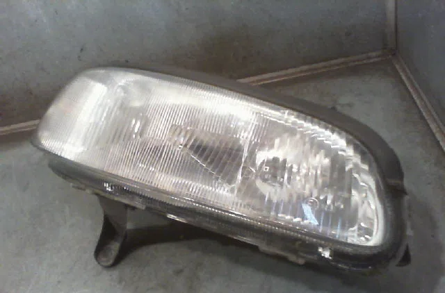 Phare droit OPEL OMEGA 1995 occasion