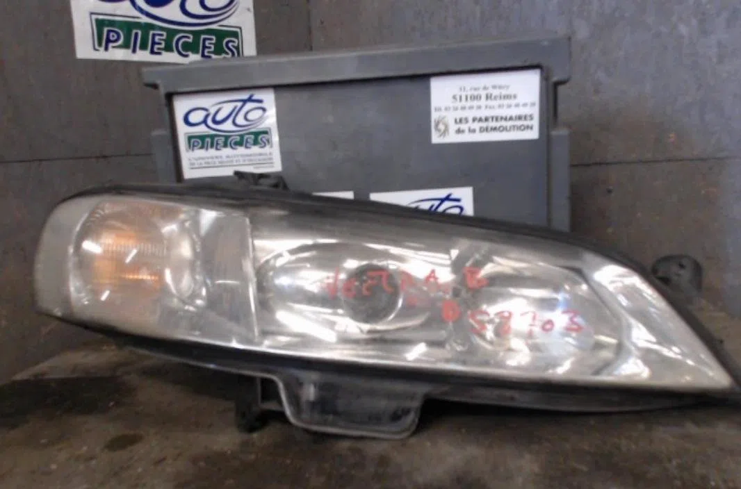Phare droit Opel VECTRA B (J96) 1.8 i 16v (f19) (1995-2000) occasion