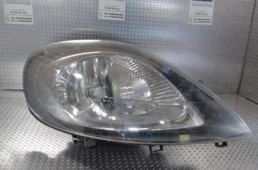 Phare droit Opel VIVARO A Fourgon (X83) 1.9 di (f7) (2001-2006) occasion