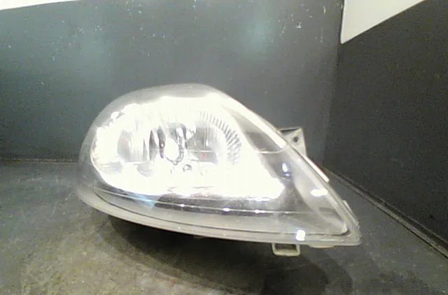 Phare droit Opel VIVARO A Fourgon (X83) 2.5 dti (f7) (2003-2010) occasion