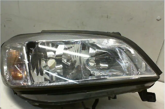 Phare droit OPEL ZAFIRA I  1.6i 16v 100ch occasion