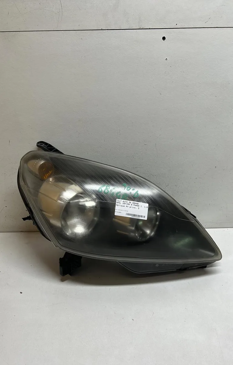 Phare droit Opel ZAFIRA - ZAFIRA FAMILY B (A05) 1.9 cdti (m75) (2005-2015) 5 portes occasion