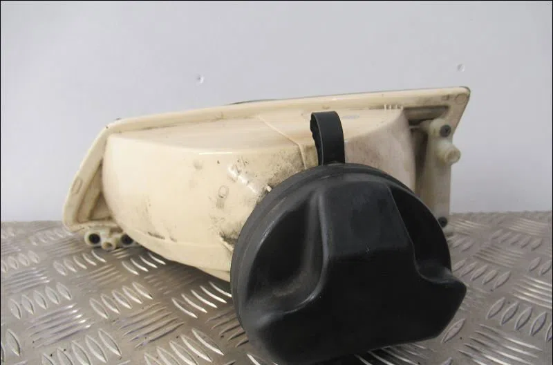 Phare droit Peugeot 106 II (1A_, 1C_) 1.5 d (1998-2004) 3 portes occasion